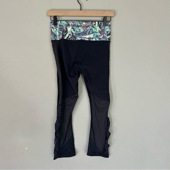 Lululemon Var-City Crop Size 4 - Picture 6 of 9